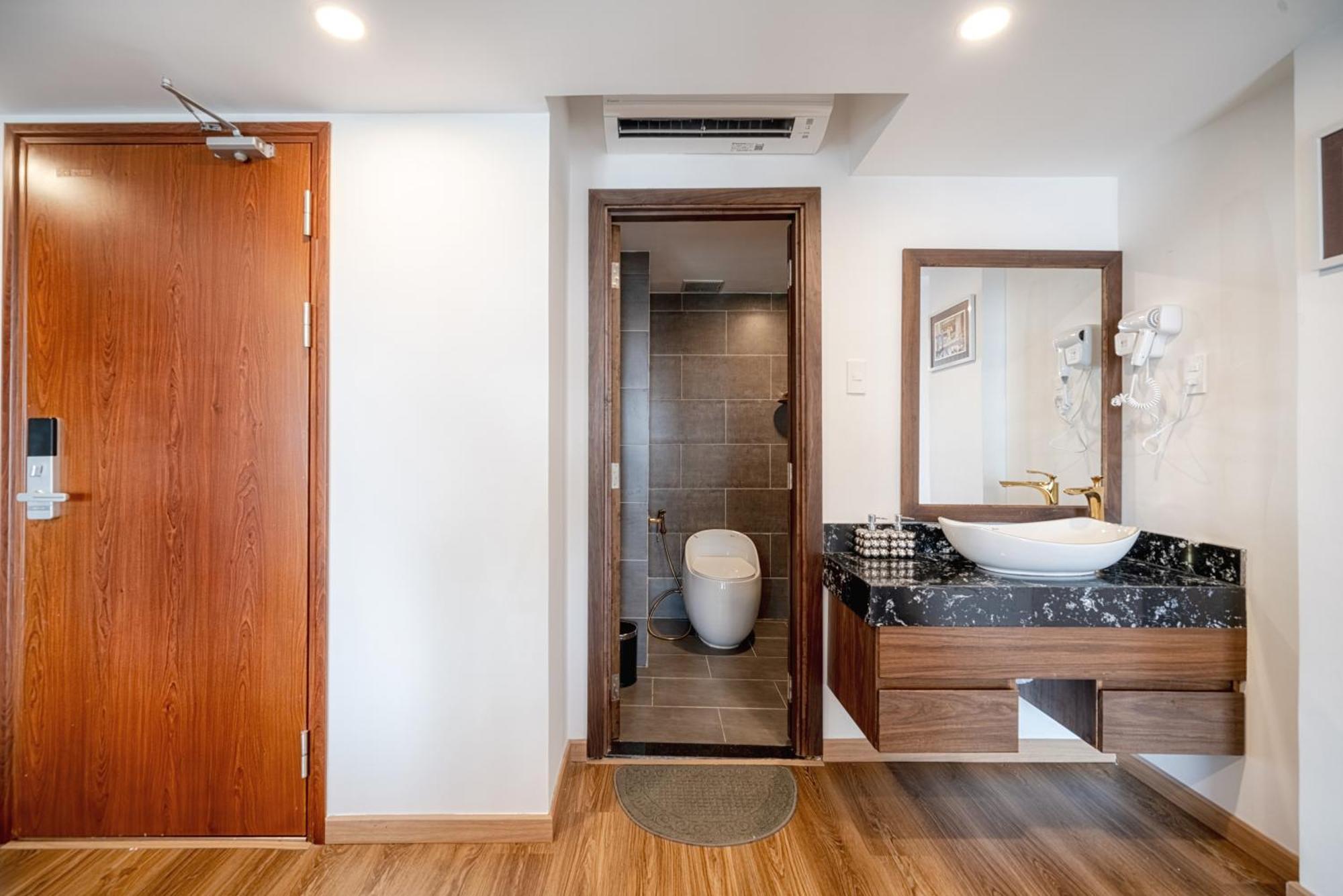 Langmandi Hotel & Apartment Дананг Екстериор снимка